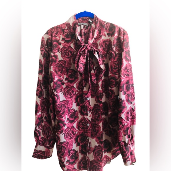 Kristin Davis Flower Blow Shirt - Picture 1 of 10